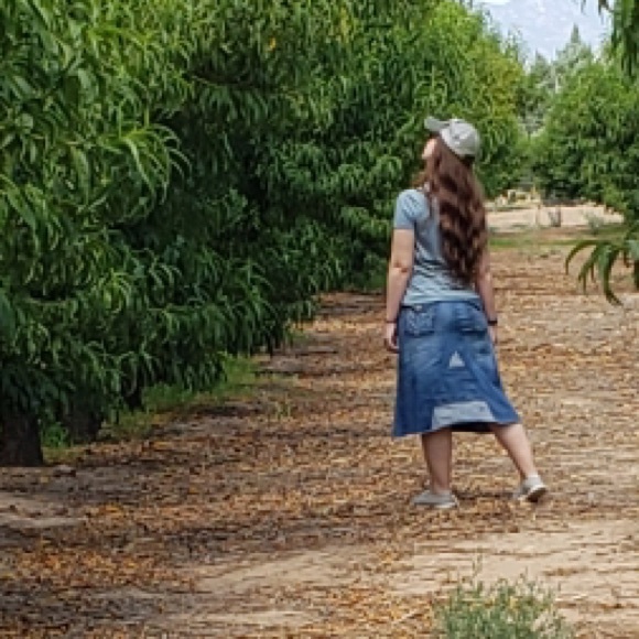 Meet your Posher, Charity - Picture 2 of 3